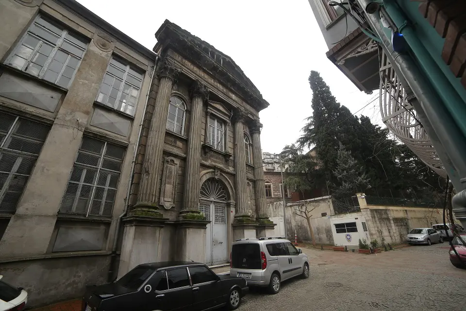 DMM’den azınlık okulları iddiasına yalanlama: “El koyma yok, yazı deprem güçlendirmesi için”. Arşiv fotoğrafı.