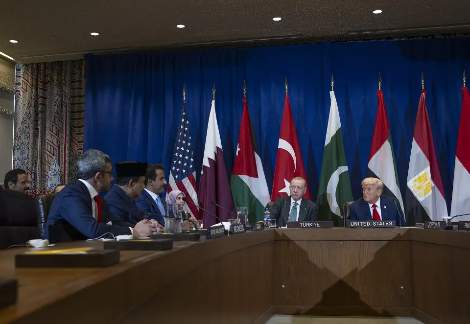 Trump’tan CAATSA sorusuna yanıt: Erdoğan’la sürekli görüşüyorum. Donald Trump ve Recep Tayyip Erdoğan’ın Birleşmiş Milletler’deki görüşmesinden arşiv fotoğrafı.